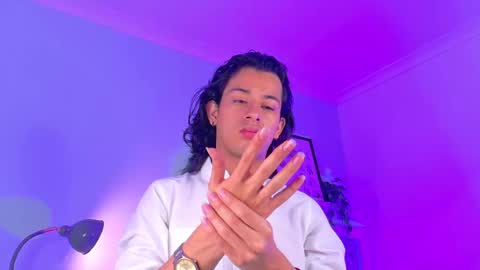 BENJI FIORE online show from September 14, 1:21 pm