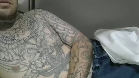 Snapshot of bennetsinit chatting on January 8, 8:16 am smokin n cammin online show from January 8, 8:16 am