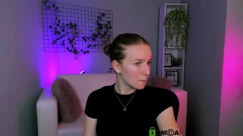 Snapshot of benny_duglas chatting on September 23, 12:19 pm Benny online show from September 23, 12:19 pm