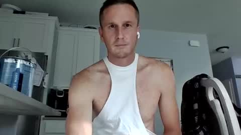 Snapshot of bennyc04041987 chatting on October 29, 3:25 pm BennyC online show from October 29, 3:25 pm