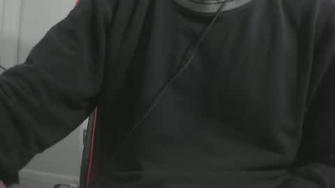 Snapshot of benx12123 chatting on January 13, 11:38 pm benx12123 online show from January 13, 11:38 pm