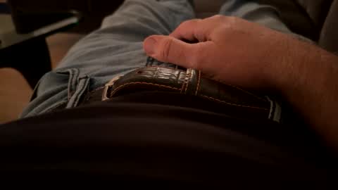 Snapshot of benz10001 chatting on December 7, 11:34 pm benz10001 online show from December 7, 11:34 pm