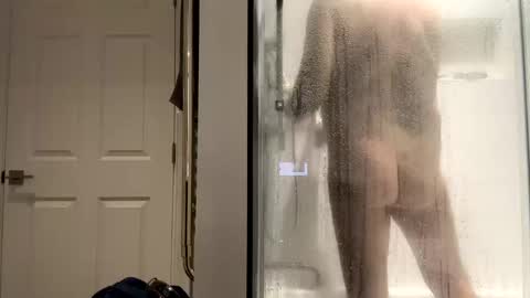 Snapshot of benz10001 chatting on December 24, 2:21 am benz10001 online show from December 24, 2:21 am