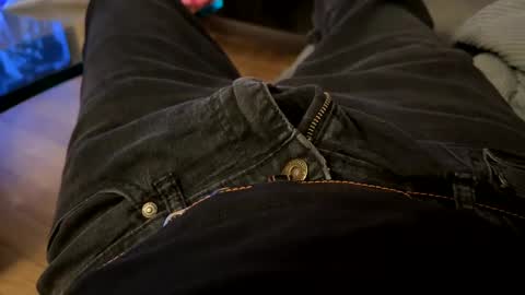 Snapshot of benz10001 chatting on January 19, 10:49 pm benz10001 online show from January 19, 10:49 pm