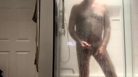 Snapshot of benz10001 chatting on January 20, 4:32 am benz10001 online show from January 20, 4:32 am