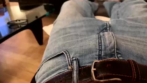 Snapshot of benz10001 chatting on January 26, 2:24 am benz10001 online show from January 26, 2:24 am