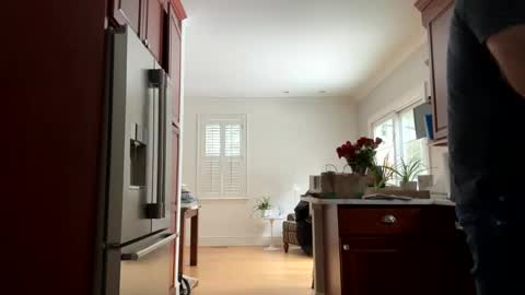 Snapshot of benz10001 chatting on February 16, 2:54 pm benz10001 online show from February 16, 2:54 pm