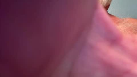 Snapshot of benz10001 chatting on October 31, 4:13 am benz10001 online show from October 31, 4:13 am