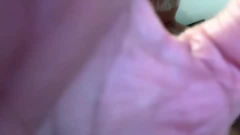 Snapshot of benz10001 chatting on November 4, 1:16 am benz10001 online show from November 4, 1:16 am