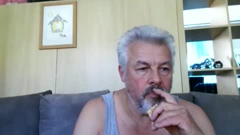 Snapshot of berg_boy chatting on September 18, 10:39 am Martin online show from September 18, 10:39 am