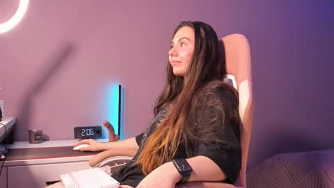 BeriesNiks online show from November 2, 7:05 pm