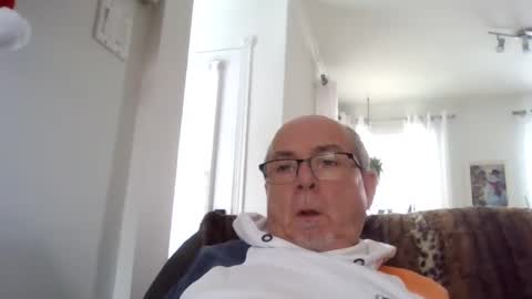 bernard1102 online show from December 4, 2:48 pm