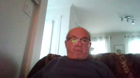 bernard1102 online show from October 12, 11:20 am