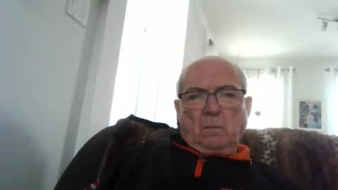 bernard1102 online show from December 21, 2:35 pm