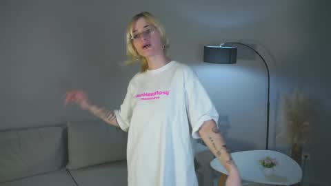 berneicemcqueeney online show from December 3, 10:57 am