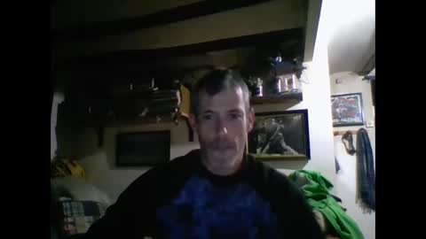 Snapshot of bernichaoss77 chatting on February 19, 2:44 am bernichaoss77 online show from February 19, 2:44 am