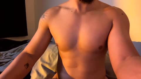 Snapshot of berriess_ chatting on December 10, 2:05 am berriess_ online show from December 10, 2:05 am