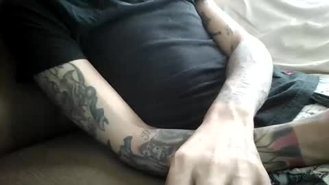 Snapshot of bertdollaz757 chatting on January 24, 4:17 pm ToxicPipe757 online show from January 24, 4:17 pm