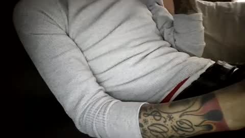 Snapshot of bertdollaz757 chatting on February 8, 7:49 pm ToxicPipe757 online show from February 8, 7:49 pm