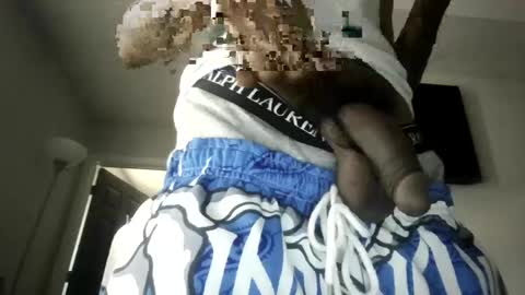 Snapshot of bertdollaz757 chatting on October 17, 6:32 pm ToxicPipe757 online show from October 17, 6:32 pm