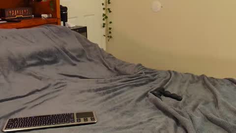 Snapshot of bestcockhere chatting on December 17, 1:33 am twitter zack1fisher online show from December 17, 1:33 am