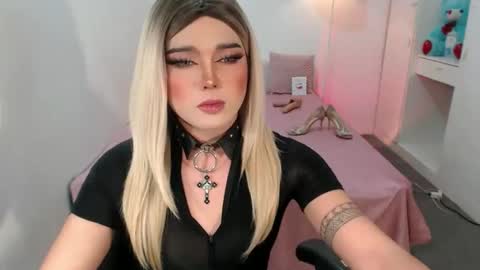 Snapshot of bestgirljulia chatting on October 9, 1:03 am bestgirljulia online show from October 9, 1:03 am