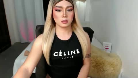 bestgirljulia online show from November 30, 5:22 am