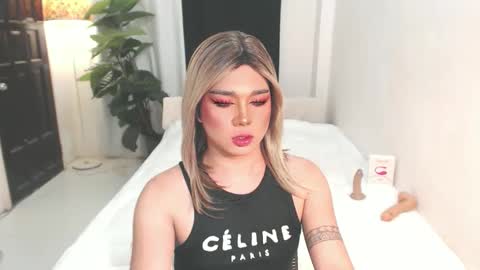 bestgirljulia online show from January 8, 7:43 am