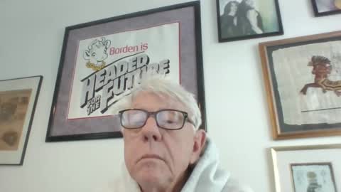 Snapshot of bestshot1951 chatting on December 5, 4:03 pm bestshot1951 online show from December 5, 4:03 pm