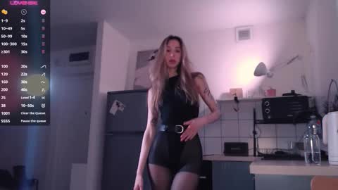 Zo online show from February 13, 3:19 pm