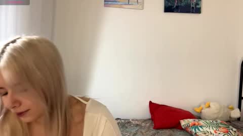 BlondeReka ITS MY 1st DAY HERE online show from December 15, 12:09 pm