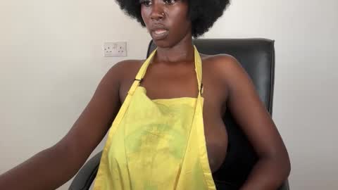 Snapshot of betty_fire_ chatting on December 20, 6:31 am Adah online show from December 20, 6:31 am