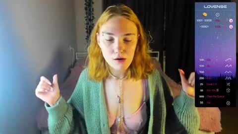 Snapshot of betty_witchy chatting on December 5, 1:36 am Dory make me happier online show from December 5, 1:36 am