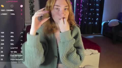 Snapshot of betty_witchy chatting on March 12, 1:14 am Dory make me happier online show from March 12, 1:14 am