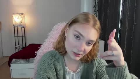 Snapshot of betty_witchy chatting on September 16, 2:23 am Dory make me happier online show from September 16, 2:23 am