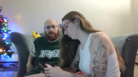 Snapshot of bettysboxxx chatting on December 15, 2:16 am bettysboxxx online show from December 15, 2:16 am