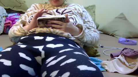 Snapshot of bety25 chatting on November 28, 1:25 pm bety25 online show from November 28, 1:25 pm