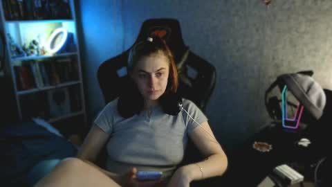 beverly_yay online show from April 24, 12:46 am