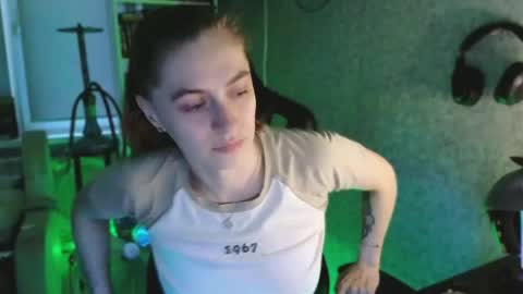 beverly_yay online show from May 25, 6:47 pm