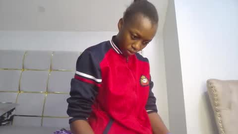 Snapshot of beverlyne5 chatting on November 15, 7:21 pm beverly online show from November 15, 7:21 pm