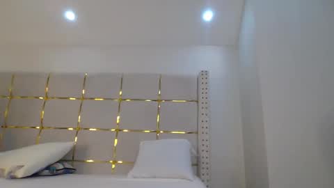 Snapshot of beverlyne5 chatting on November 24, 7:02 pm beverly online show from November 24, 7:02 pm