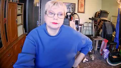 BeverlyQCynia online show from November 2, 1:02 pm