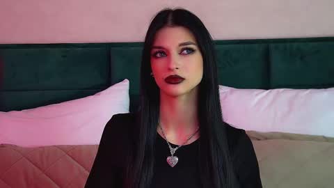 Snapshot of beverlyyork chatting on November 28, 7:00 am Beverly online show from November 28, 7:00 am