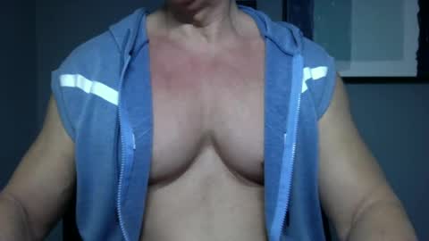 Snapshot of bgdkmuscleguy chatting on December 31, 4:35 pm BGDKMUSCLEGUY - SELECTED BY CHATURBATE AS A TOP BROADCASTER FOR 2023 online show from December 31, 4:35 pm