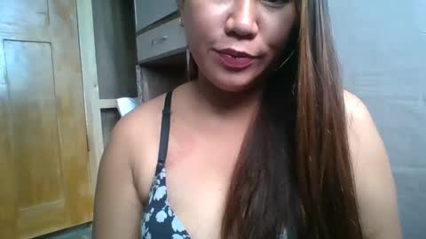 Snapshot of bhubbles chatting on February 17, 2:08 am bhubbles online show from February 17, 2:08 am