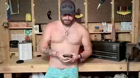 Snapshot of bi_bi_guy chatting on October 10, 12:31 am bi_bi_guy online show from October 10, 12:31 am