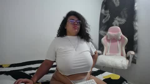 Snapshot of bianca_boobs chatting on February 7, 10:40 am Bianca Tuesday to Sunday from 2am to 6am UTC-5 online show from February 7, 10:40 am
