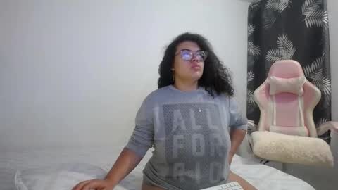 Snapshot of bianca_boobs chatting on November 29, 9:34 am Bianca Tuesday to Sunday from 2am to 6am UTC-5 online show from November 29, 9:34 am