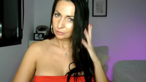 Snapshot of bianca_erotic chatting on November 2, 10:23 pm B I A N C A online show from November 2, 10:23 pm