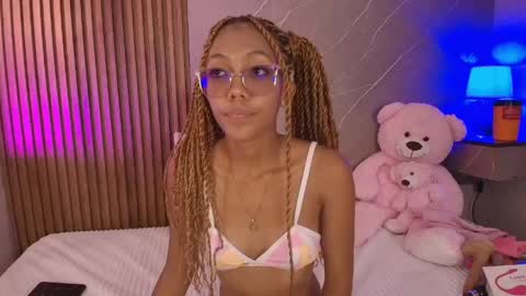 Snapshot of biancaa__18 chatting on April 27, 7:12 pm biancaa__18 online show from April 27, 7:12 pm
